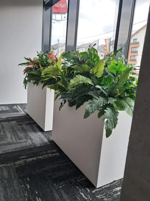 Amenajare in spatii moderne de birouri si HoReCa - eleganta verde la birou - amenajare cu plante artificiale