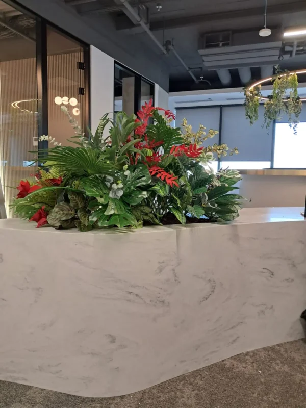 Amenajare in spatii moderne de birouri si HoReCa - eleganta verde la birou - amenajare cu plante artificiale