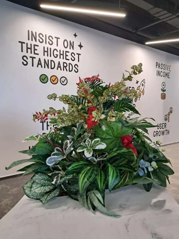 Amenajare in spatii moderne de birouri si HoReCa - eleganta verde la birou - amenajare cu plante artificiale