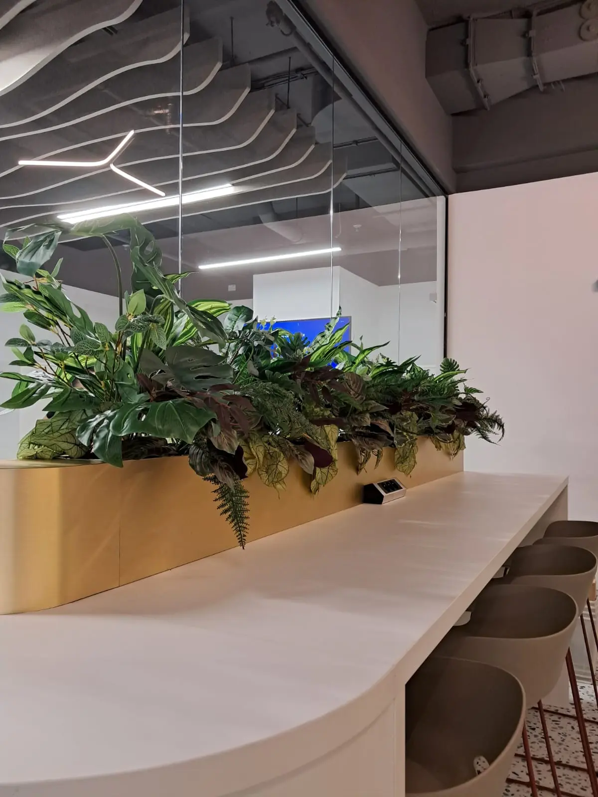 Decor cu plante artificiale pentru birouri