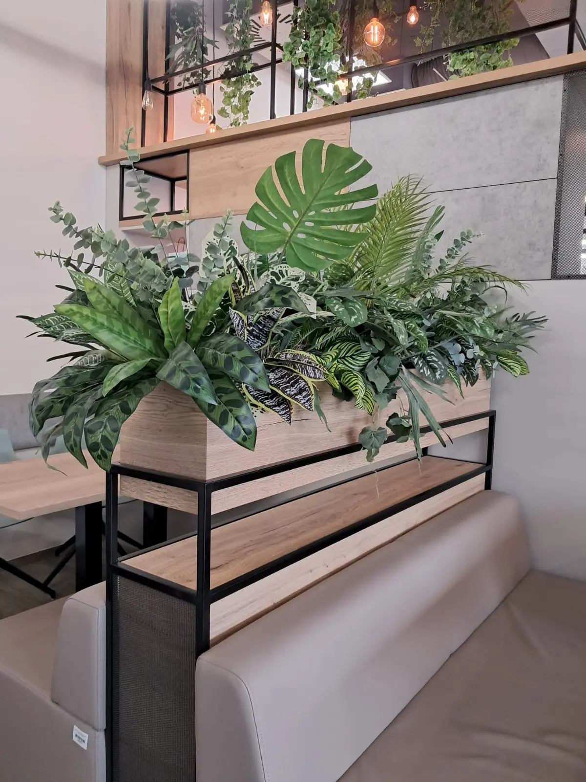 Amenajare birou cu plante artificiale premium