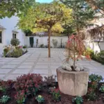 Amenajare si intretinere gradina exterioara - hortensie, azalee, ienupar
