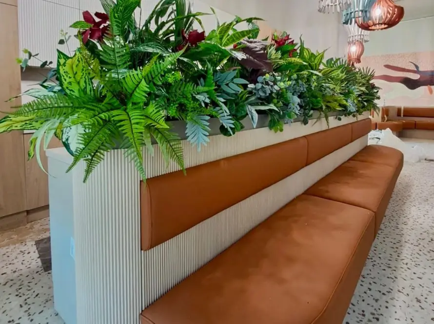 Eleganta si Prospetime Permanenta cu Plante Artificiale Premium