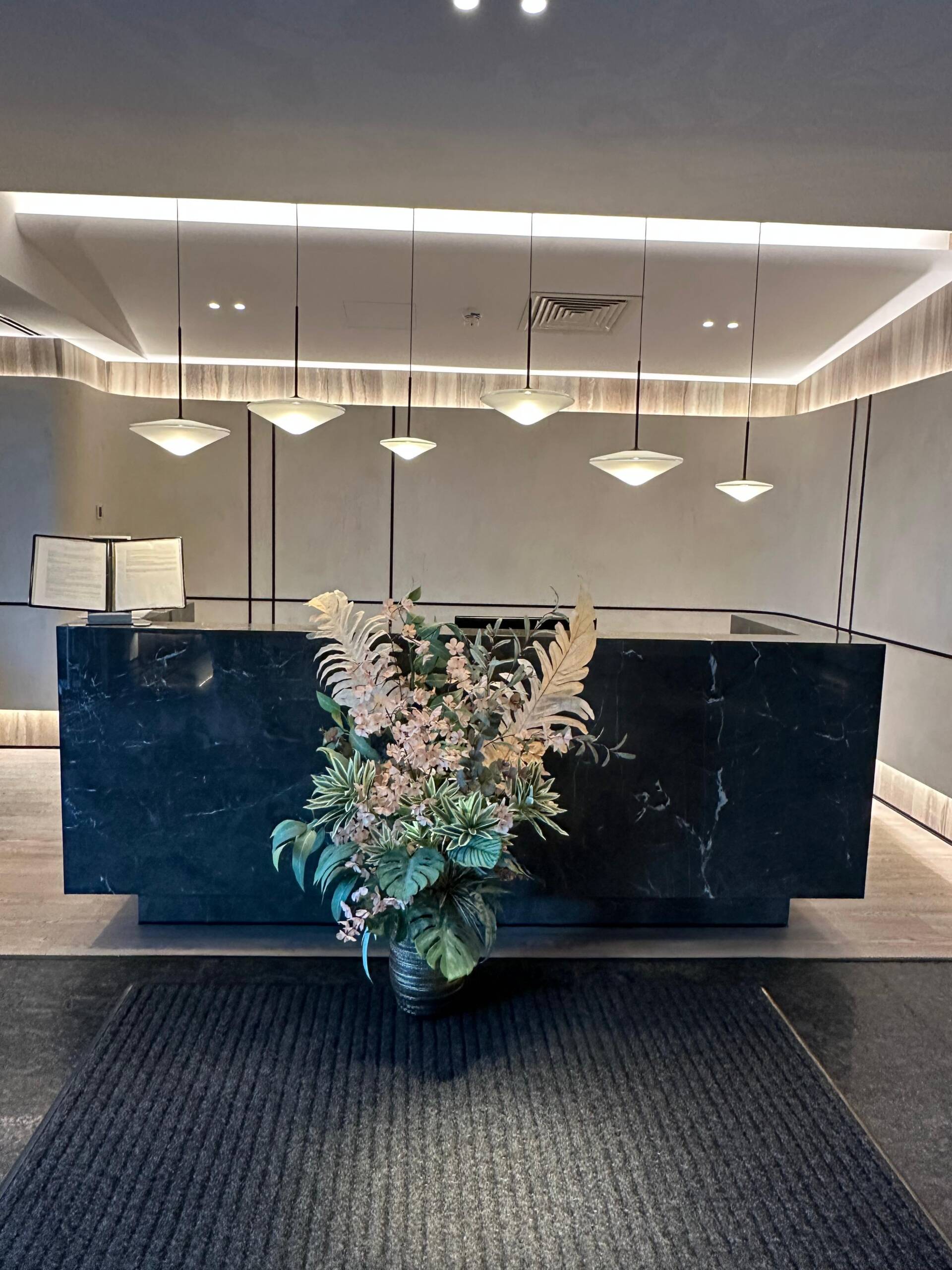 Compoziție decorativă cu plante artificiale premium