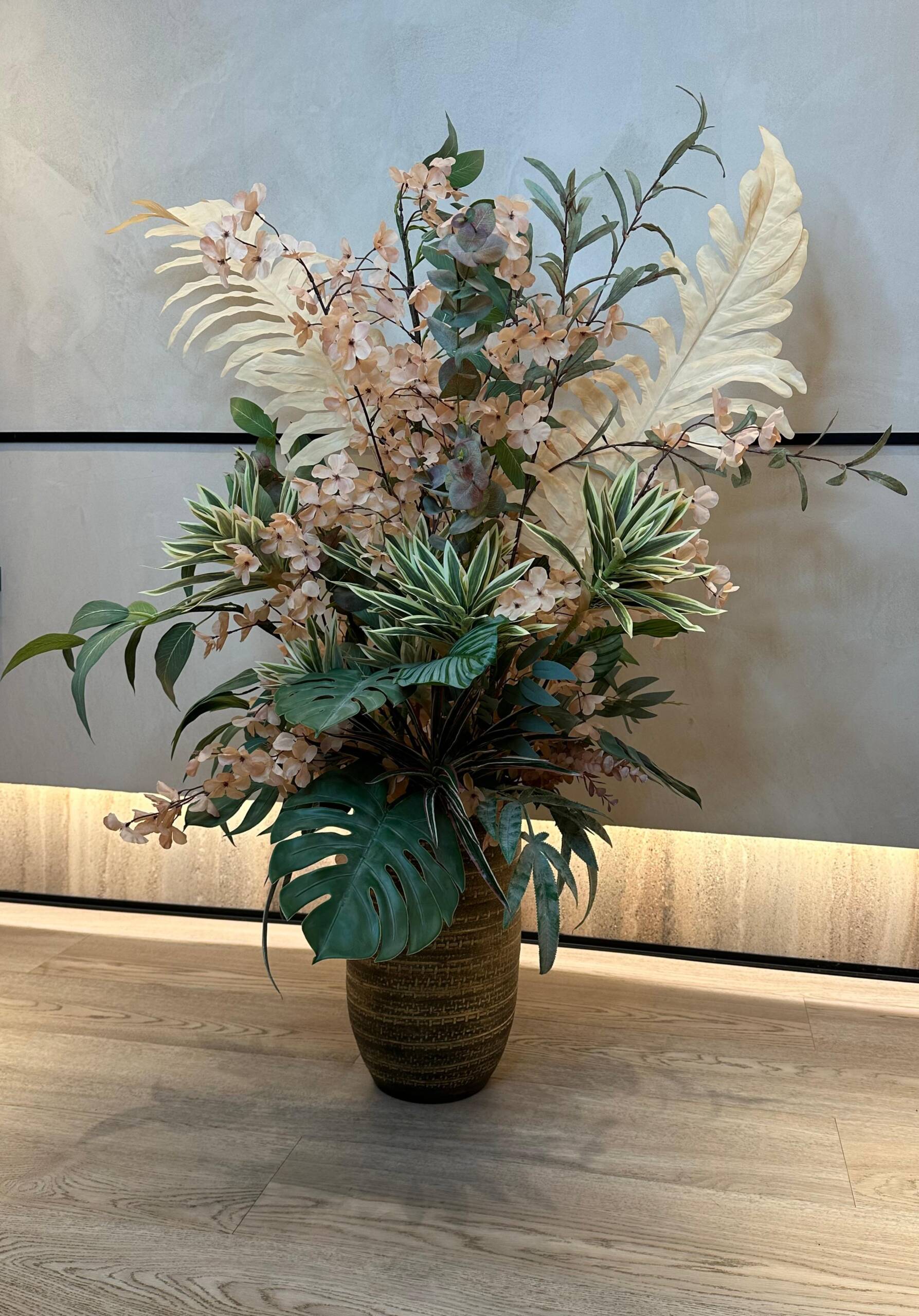 Amenajare personalizată cu plante artificiale premium